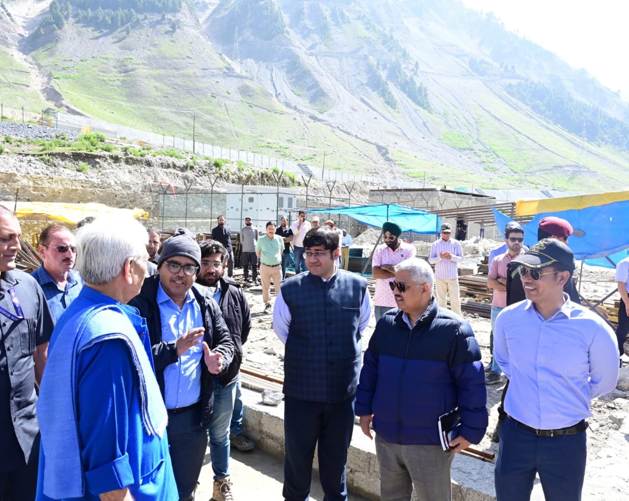 'LG Manoj Sinha Inspects Disaster Management & Yatri Niwas Complex at Baltal; Reviews Yatra Preparations'