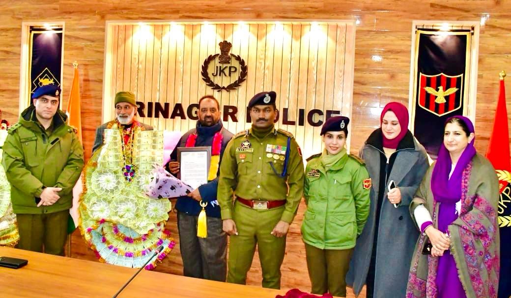 'Srinagar Police accord warm send-off to retiring personnel today'
