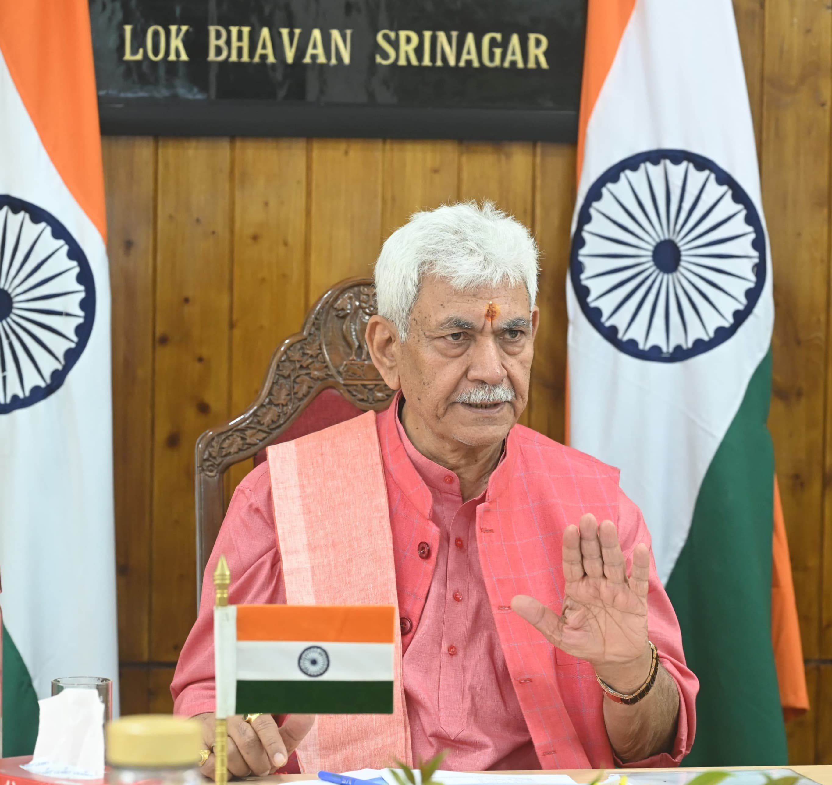 'LG Manoj Sinha Reviews Flash Flood Situation in Kishtwar, Doda; Orders Swift Restoration of Essential Services'
