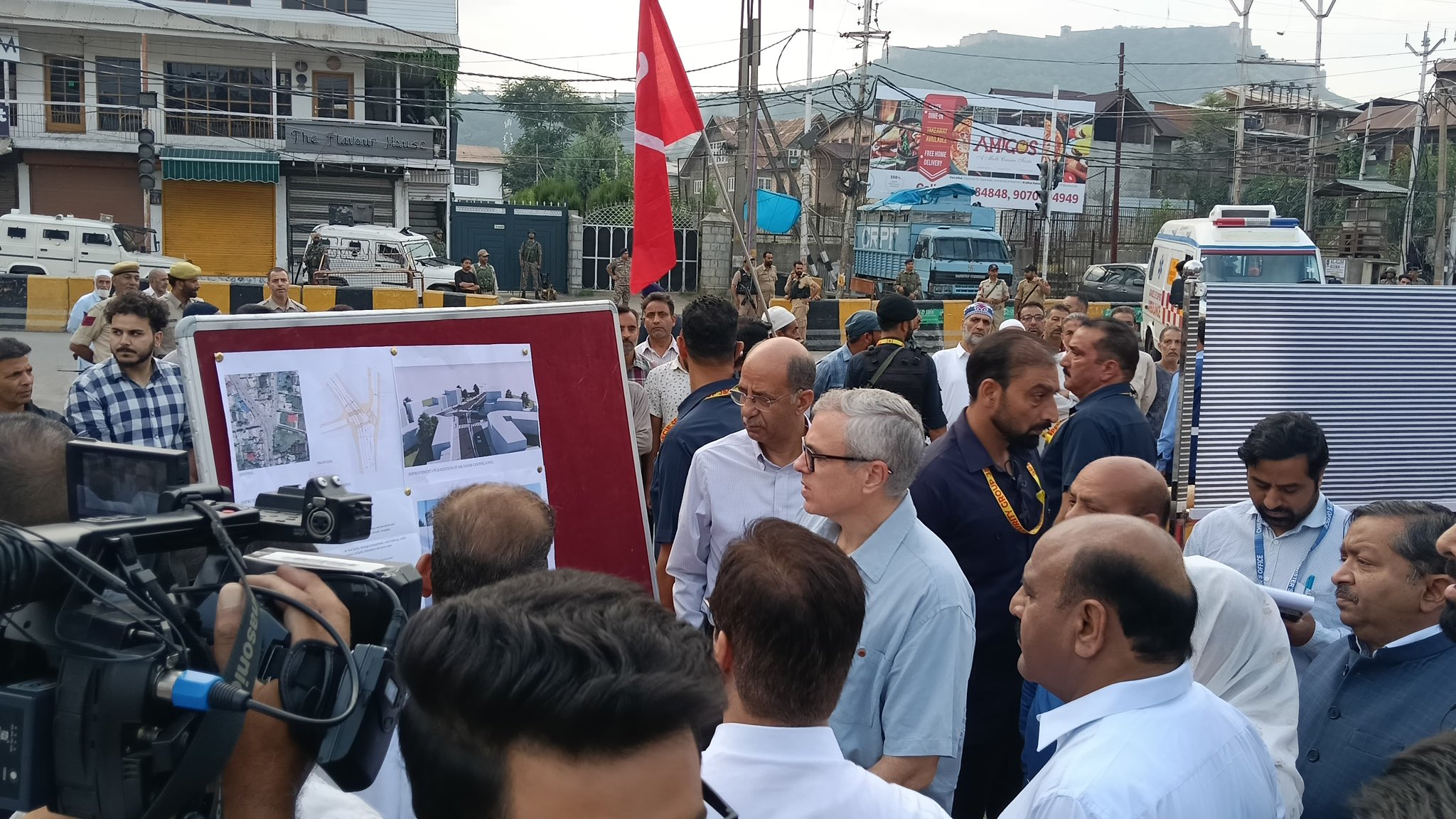 'Mirza Kamil Chowk Set for Major Upgrade; CM Reviews Aali Masjid Restoration'