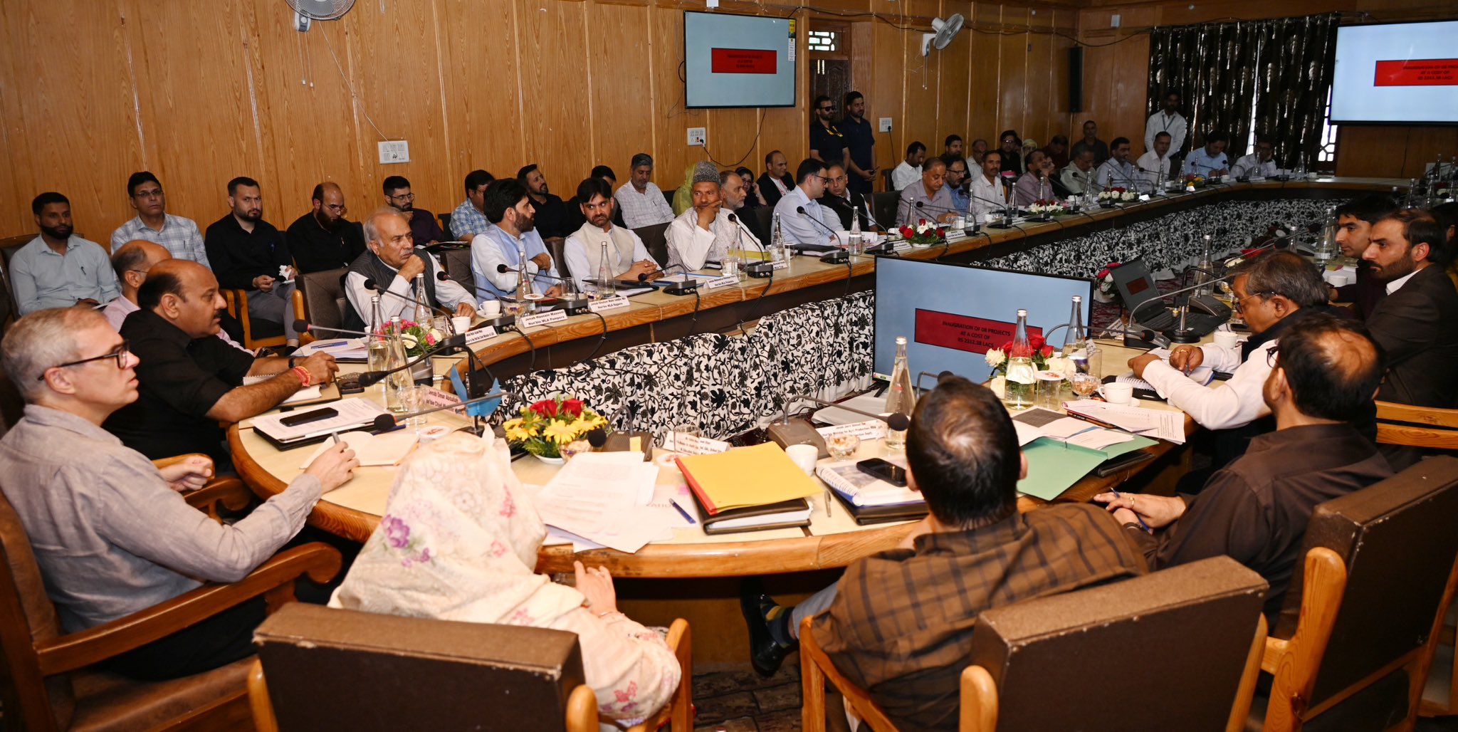 'CM Omar Abdullah Dedicates Rs 86 Crore Development Projects in Pulwama, Reviews Ongoing Works'
