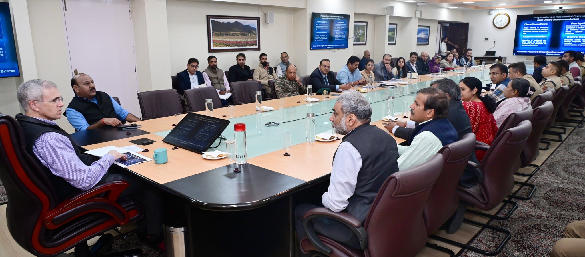 'CM Omar Abdullah Reviews Preparations for Darbar Move, Directs Departments to Ensure Hassle-Free Transition'