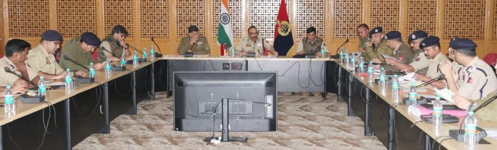 'DGP, J&K chairs Kashmir Zone officers meeting; Reviews security & deployment arrangements for SANJY-2023'