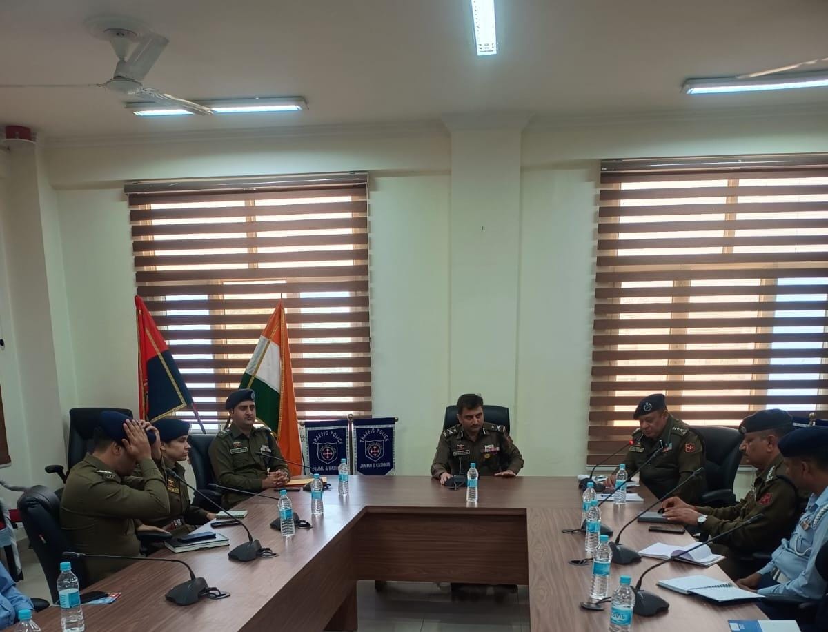 'IGP Traffic J&K Holds Review Meeting on Traffic Management in Jammu City'