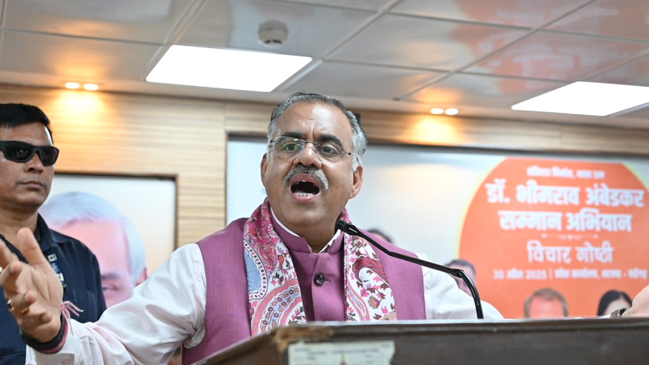 'BJP Tarun Chugh Calls PM Modi Govt's Caste Census Move a Social Justice Milestone, Blasts Congress for Hypocrisy'