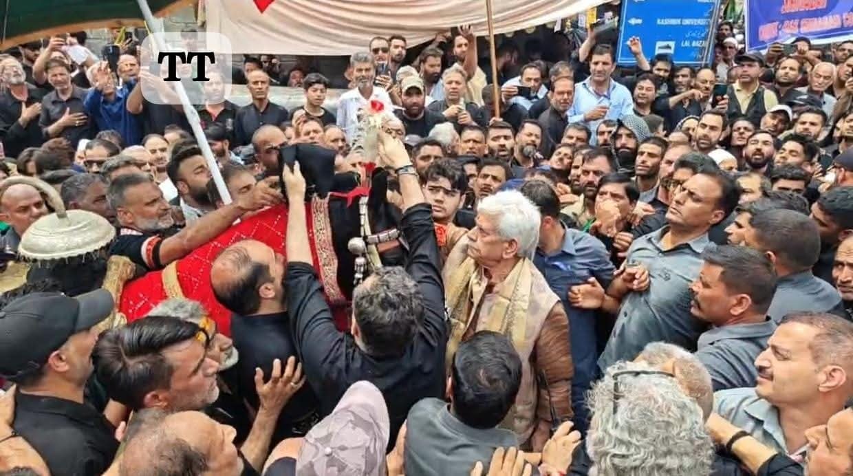 'Lieutenant Governor joins Youm-e-Ashoora’s Zuljinah procession at Botakadal, Downtown Srinagar  Pays tributes to Hazrat Imam Hussain (AS) and his companions'