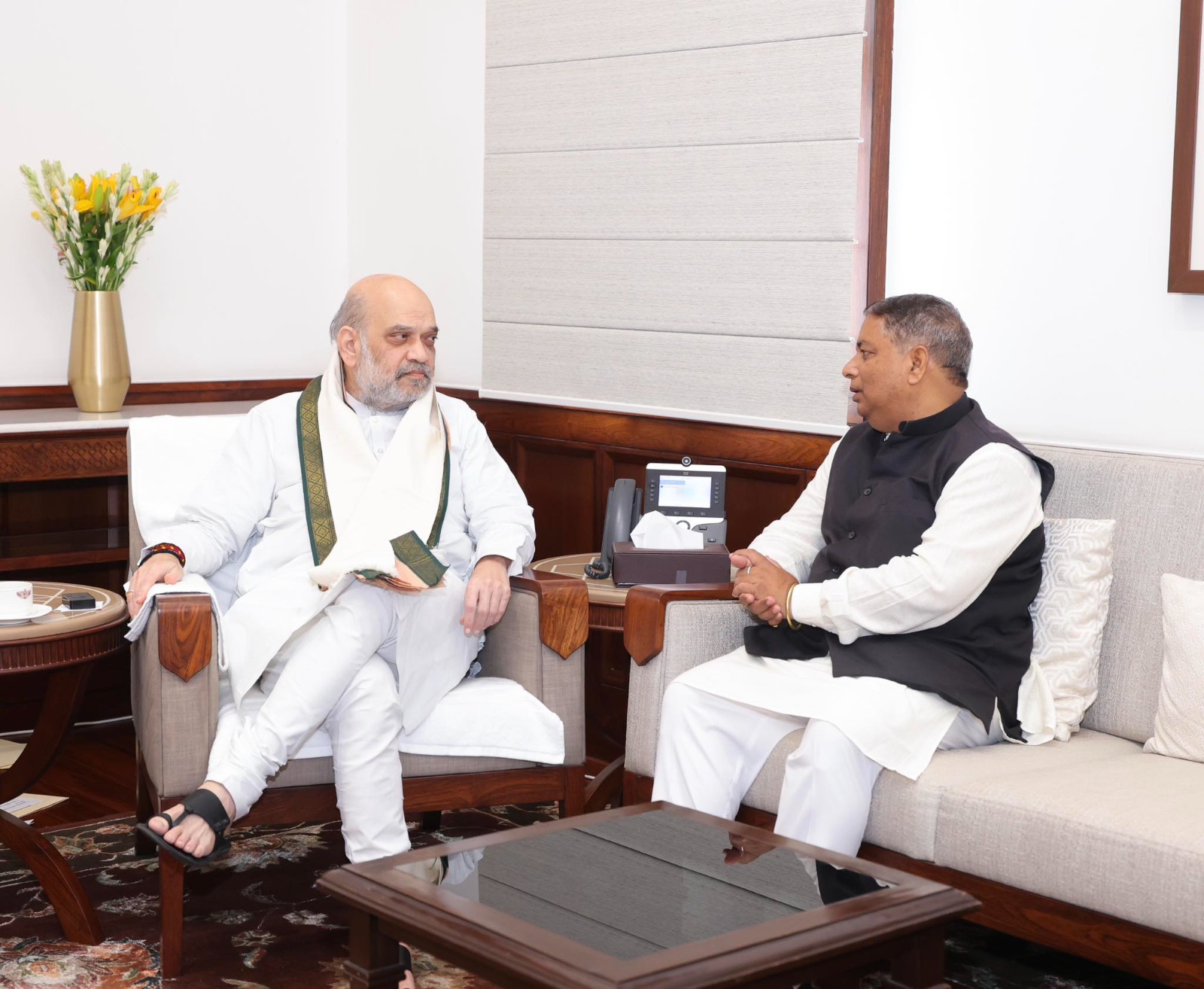 'Sat Sharma meets Union Home Minister Amit Shah* , discusses J&K Affairs and extends invitation to visit the region'