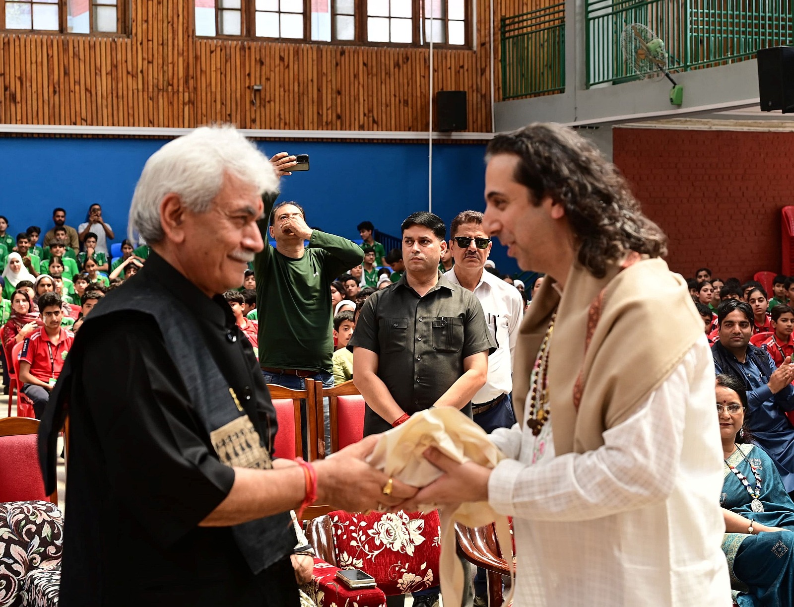 'Lieutenant Governor participates in the classical music festival at Delhi Public School, Srinagar'