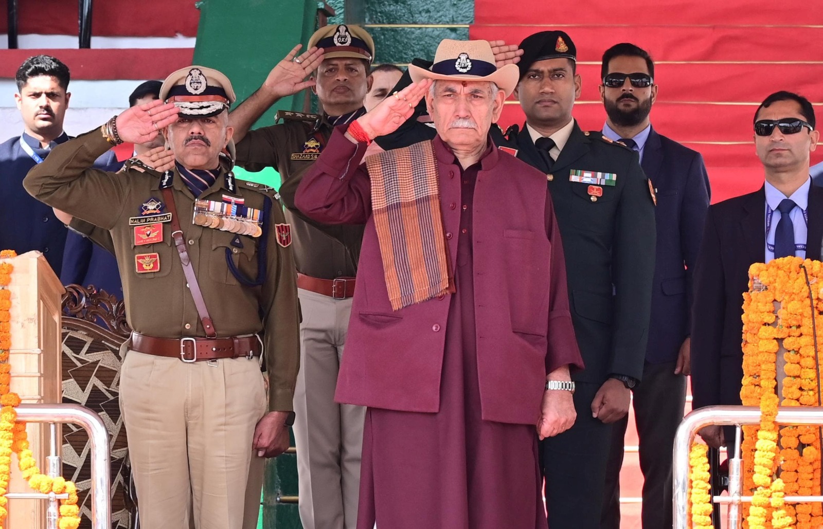 'Police Commemoration Day: LG Manoj Sinha Pays Glowing Tributes to J&K Police Martyrs'