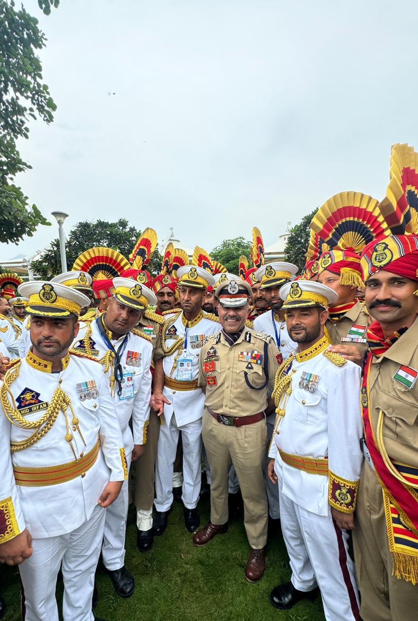 'J&K Police Contingent Shines at Rashtriya Ekta Diwas Parade in Kevadia, Gujarat'