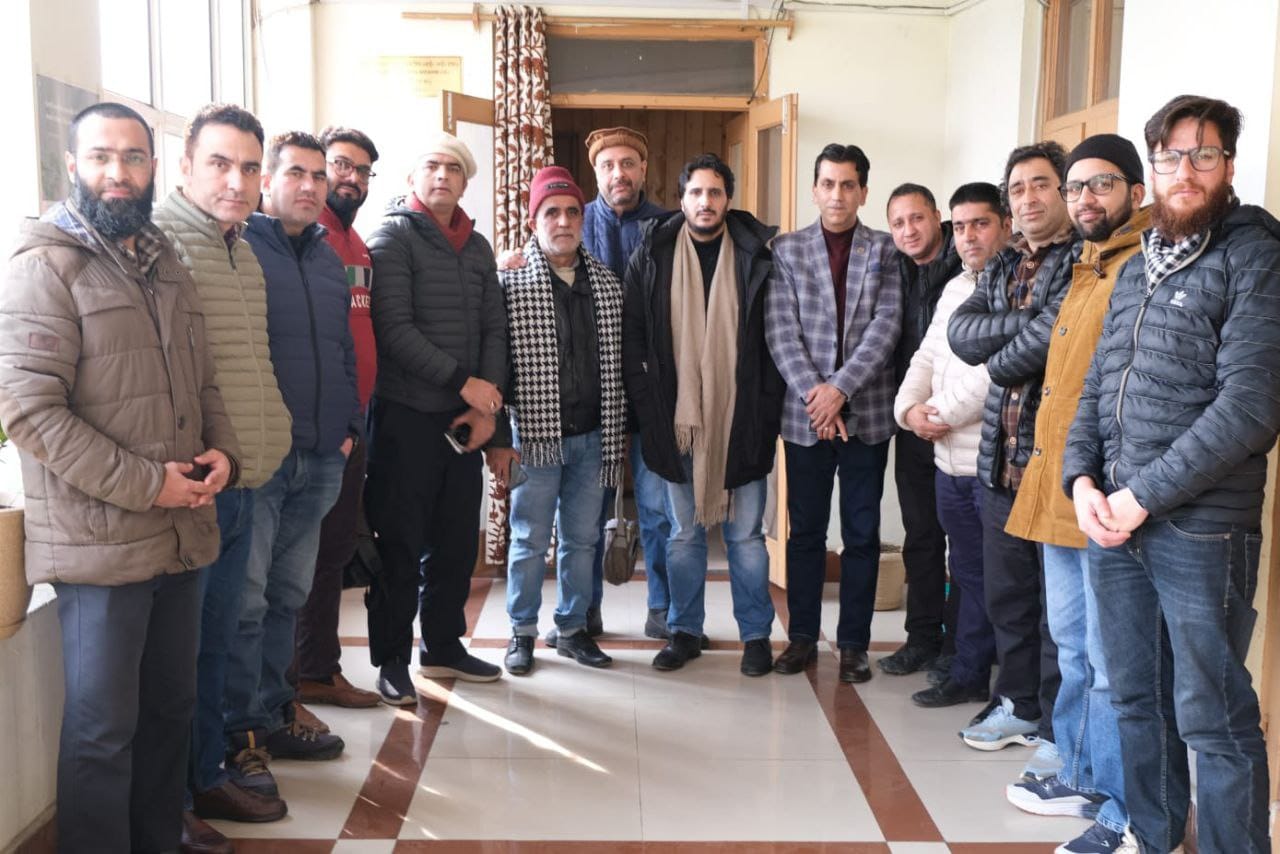 'PIB Organises Media Tour for Journalists from Srinagar to Kerala'