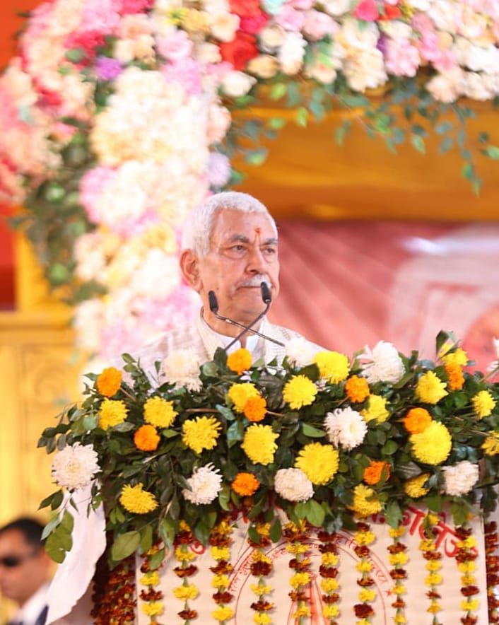 'LG Attends Mahayagya, Prana-Pratishtha Ceremony at Shri Lakshminarayan Temple in Uttar Pradesh, Calls for Transforming India into Global Leader and Knowledge Power by 2047'