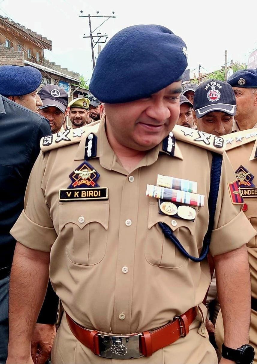 'IGP Kashmir Greets People on the Auspicious Occasion of Shab-e-Qadr'