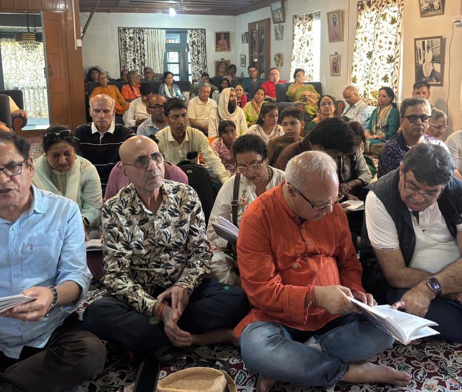 'Global Kashmiri Pandit Delegation Explores Kashmir’s Spiritual Heritage at Ishwar Ashram'