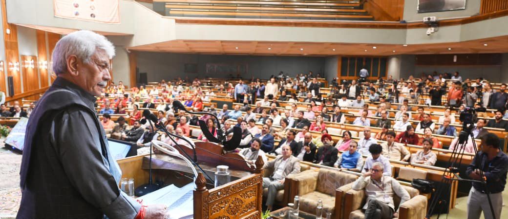 'LG Sinha Calls for Kashmiri Pandit-Led Investment and Institutional Revival at Global Conclave in Srinagar'