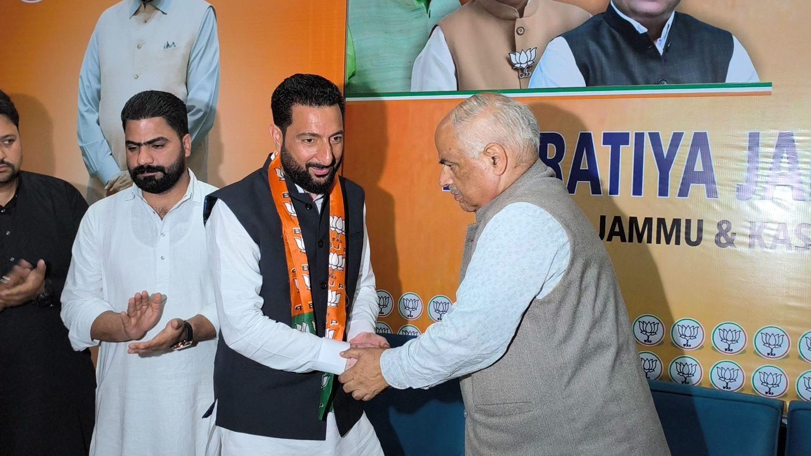 'Fayaz Ahmad Dar Joins BJP, Strengthens Party's Grassroots Base in North Kashmir. '