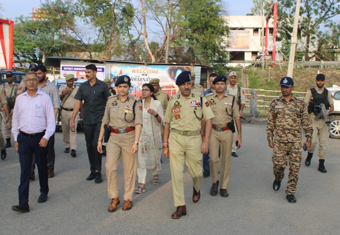 'DGP Nalin Prabhat Reviews Security Grid, Directs Heightened Vigilance for Shri Amarnath Ji Yatra 2026'