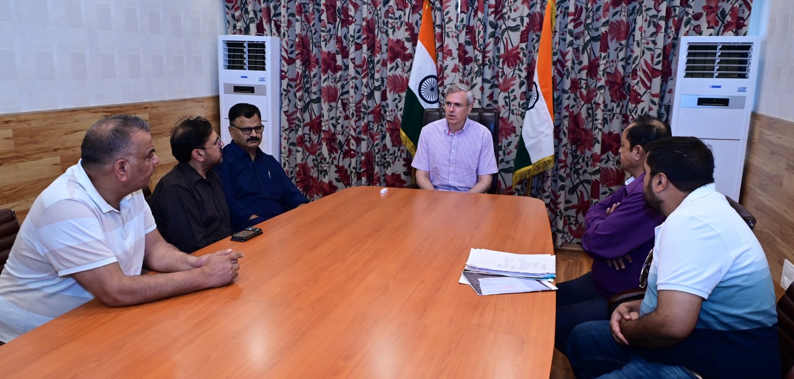 'CM Omar Abdullah meets mutton dealers, reiterates Government’s commitment to resolve livestock transit issues.  ,  High-level J&K delegation to visit Punjab for coordinated resolution; CM says all '