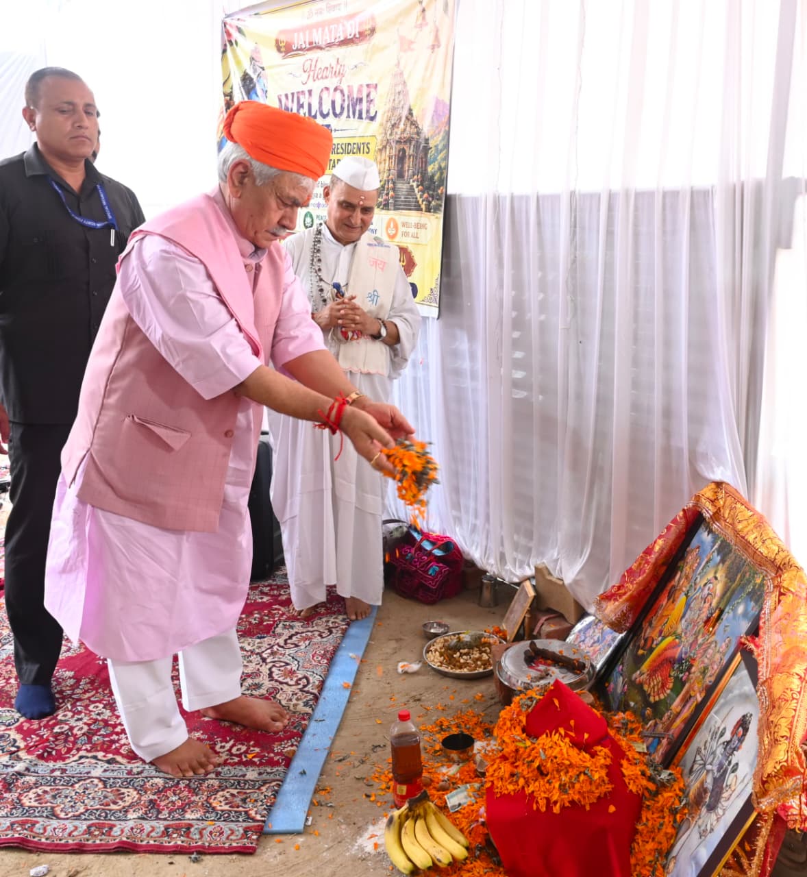 'LG Sinha Calls Mahayajna Dharma Sammelan a Symbol of Harmony and Cultural Revival in Baramulla'