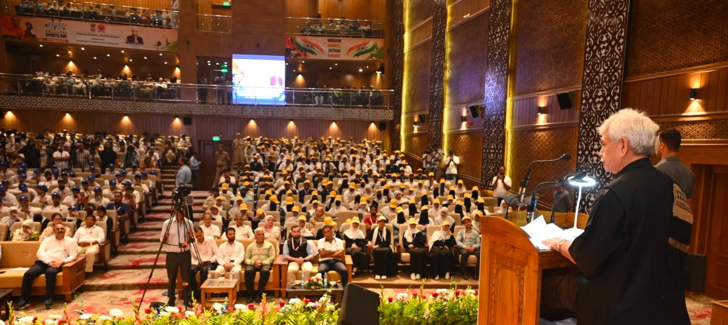 'LG Sinha Pays Tribute to Major Dhyan Chand, Calls for Sports-Led Youth Empowerment and Nation-Building'