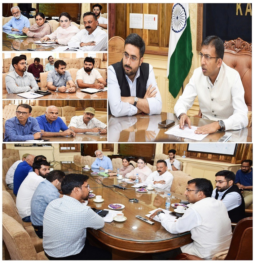 'Div Com Kashmir chairs meeting to address Potable Water Issues of Railway authorities'