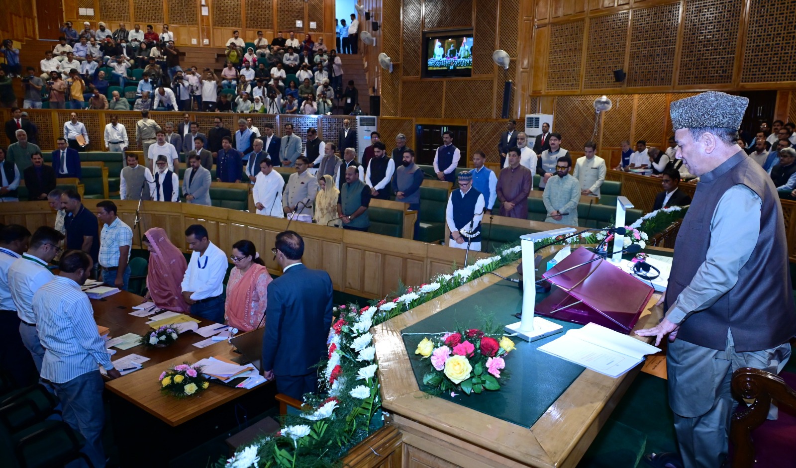 'J&K Assembly Pays Tribute to Former Ministers During Autumn Session'