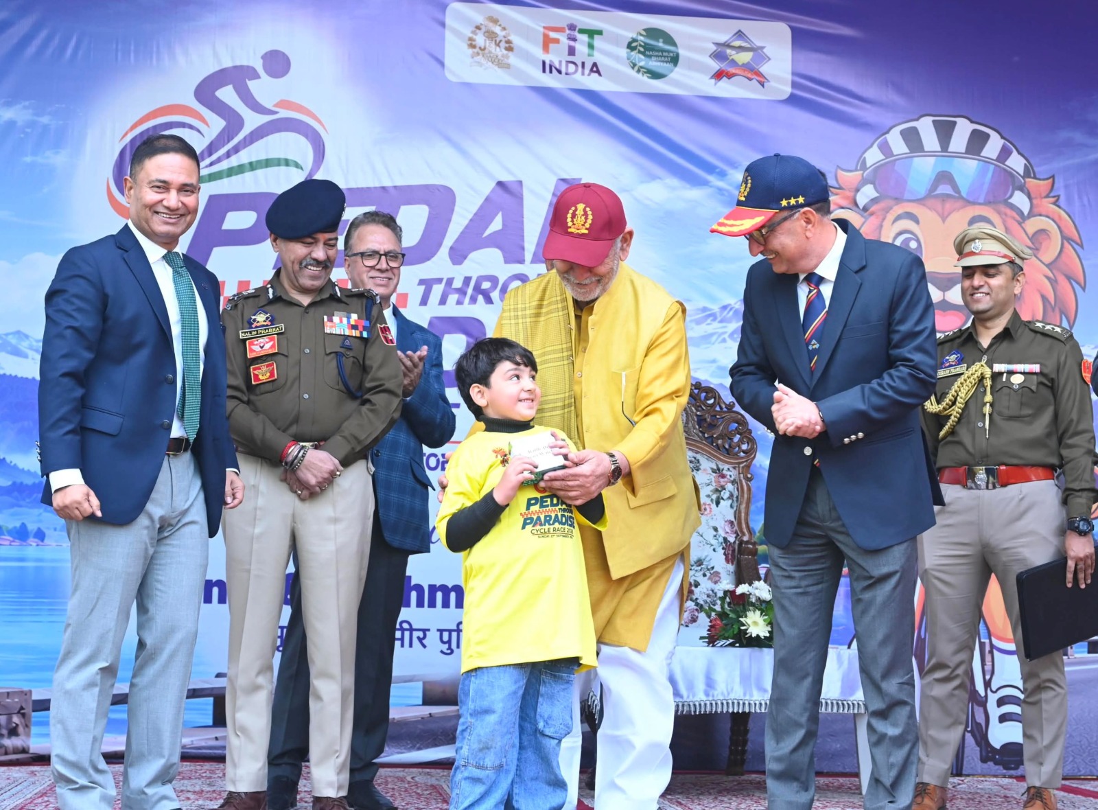 'LG Sinha Felicitates ‘Pedal Through Paradise’ Winners, Calls Youth Nation’s Greatest Strength,   Urges collective action against drug abuse, calls for sustained efforts towards a peaceful, prosperous and healthy Jammu and Kashmir  '