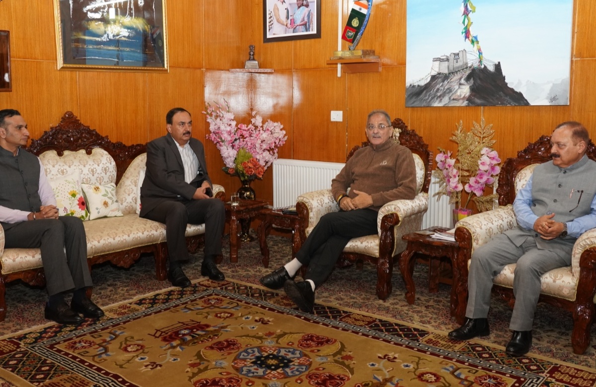 'LG Kavinder Gupta Chairs High-Level Security Review Meeting in Leh Says Remaining Restrictions in Ladakh to Be Eased Soon, Emphasizes Peace as Key to Progress'